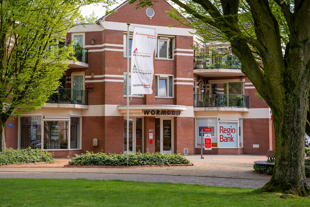 Buitenzijde van het kantoor van Wormgoor Makelaars